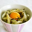 イカ刺しとアボカドの卵かけご飯