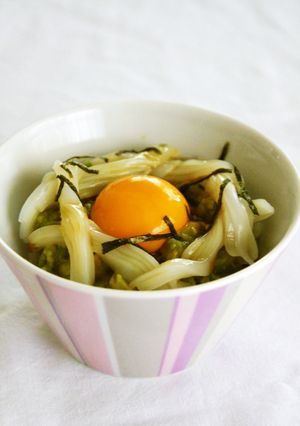 イカ刺しとアボカドの卵かけご飯-レシピのメイン写真