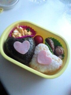 簡単♪ハートのおにぎり〈キャラ弁〉-レシピのメイン写真