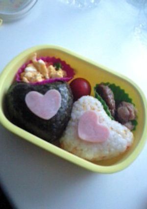 簡単♪ハートのおにぎり〈キャラ弁〉-レシピのメイン写真
