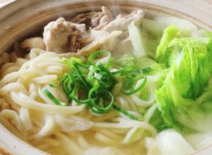 寒い日風邪に白だしで旨塩鶏うどん鍋☆夜食-レシピのメイン写真