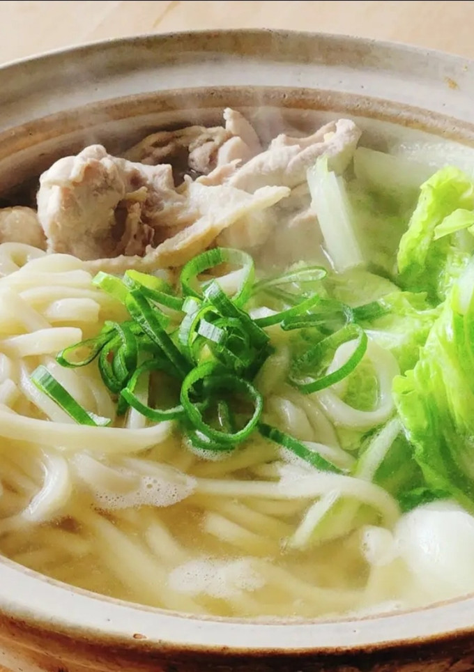寒い日風邪に白だしで旨塩鶏うどん鍋☆夜食-レシピのメイン写真