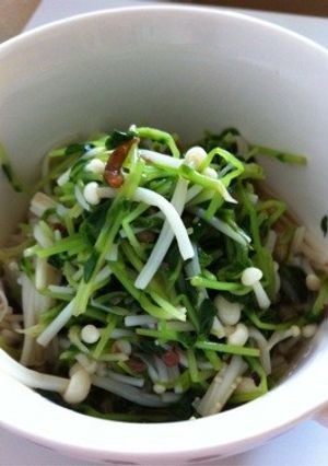 シャキっ！豆苗とえのきのリンゴ酢和え-レシピのメイン写真