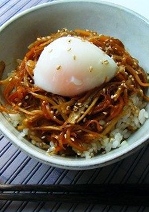 キンピラゴボウの温玉ごはん-レシピのメイン写真