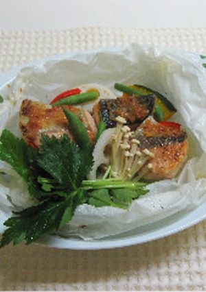 秋鮭と根菜の包み焼き　味噌バター風味-レシピのメイン写真