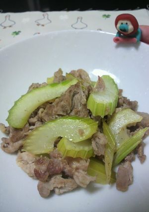 給食の味☆セロリと豚肉炒め-レシピのメイン写真