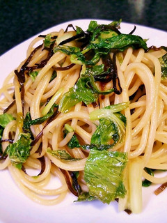 セロリの葉と塩昆布のパスタ-レシピのメイン写真