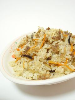 牛肉とゴボウの混ぜ込みごはん♪-レシピのメイン写真