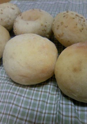 翌日もしっとり☆玄米粉のプチパン-レシピのメイン写真