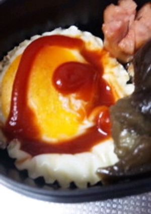 弁当に♪ｳｨﾝﾅｰとﾋﾟｰﾏﾝのｺｺｯﾄ-レシピのメイン写真