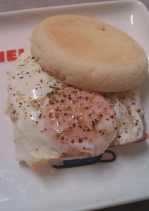 目玉焼き＆チーズのイングリッシュマフィン-レシピのメイン写真