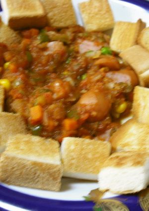 カットトマト缶で簡単煮込みとトースト-レシピのメイン写真