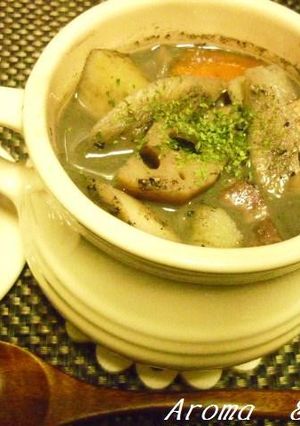 根菜とベーコンの黒胡麻スープ-レシピのメイン写真