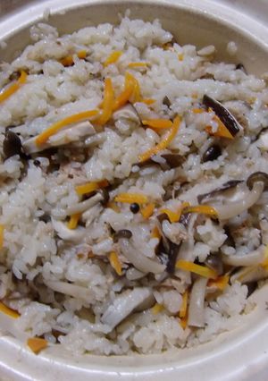 土鍋でつくる　きのこの炊きこみご飯-レシピのメイン写真