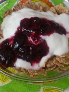 簡単朝ごはん@玄米フレーク&ヨーグルト-レシピのメイン写真