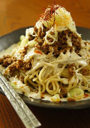 ピリ辛肉味噌と胡麻ヨーグルト坦々麺。-レシピのメイン写真