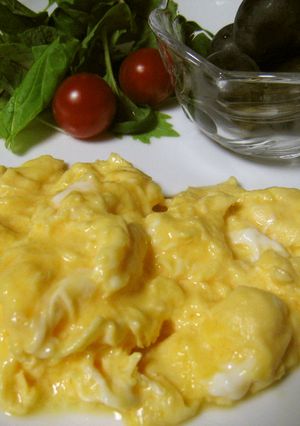 朝食に♪とろとろスクランブルエッグ✿-レシピのメイン写真