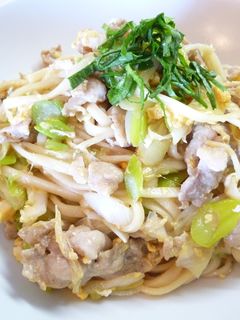 豚ネギ焼きうどん(o^-')b-レシピのメイン写真