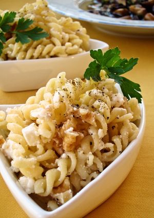 トルコの家庭料理☆フェタと胡桃だけパスタ-レシピのメイン写真