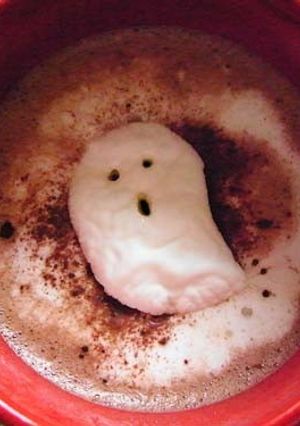ハロウィン♪　オバケマシュマロ入りココア-レシピのメイン写真