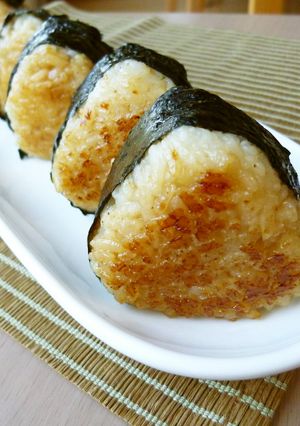 すりゴマ入り✿バター醤油の焼きおにぎり✿-レシピのメイン写真