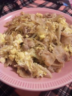 お手軽♪もやしと豚肉の簡単卵炒め♪-レシピのメイン写真