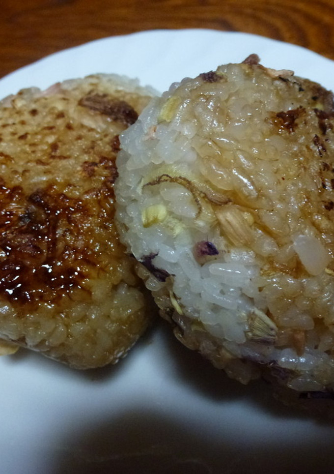 岩下の新生姜とミョウガの焼きおにぎり-レシピのメイン写真