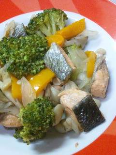 秋鮭とたっぷりきのこでフライパン蒸し-レシピのメイン写真