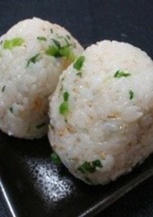 とんこつ風味のおにぎり-レシピのメイン写真