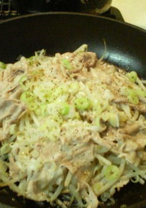 モヤシと豚肉のっけてワンプレート！-レシピのメイン写真