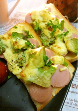 白いタルタル＊魚ニソとアボカドのトースト-レシピのメイン写真