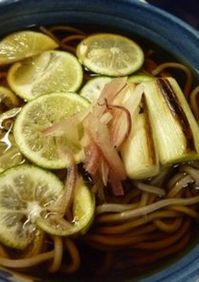 旬のすだちをたっぷり使ったすだちそば-レシピのメイン写真