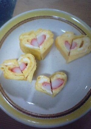 お弁当に!可愛い*かにかまハートの卵焼き-レシピのメイン写真