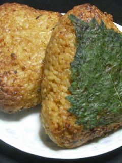 ピリ辛!マヨ味噌焼きおにぎり-レシピのメイン写真