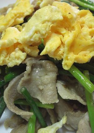 ニンニクの芽と豚肉の炒めもの-レシピのメイン写真