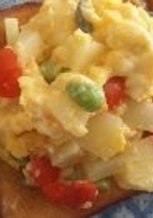 チーズと野菜たっぷりスクランブルエッグ-レシピのメイン写真