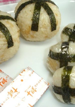 子供も一緒に楽しくランチ♪チーズおにぎり-レシピのメイン写真