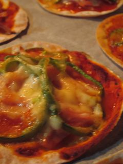 ♪餃子の皮で簡単ミニピザ♪-レシピのメイン写真