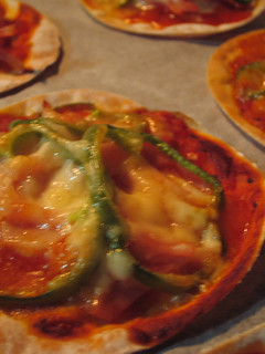 ♪餃子の皮で簡単ミニピザ♪-レシピのメイン写真