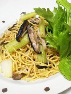 ≪サッパリ!キノコとセロリの塩焼きそば≫-レシピのメイン写真