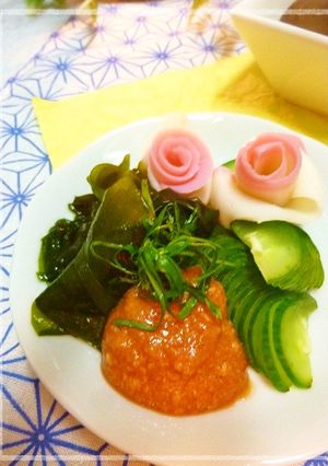 きゅうりとわかめ　トマト酢味噌を添えて-レシピのメイン写真