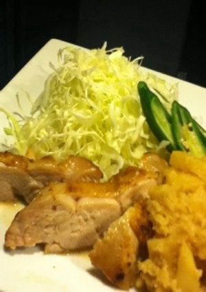 鶏モモ肉を フルーティーなリンゴソースで-レシピのメイン写真