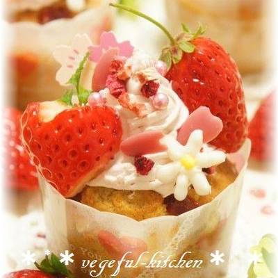 苺カップケーキ壁掛けデコパージュ