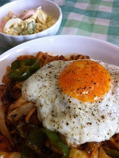 目玉焼き乗せ☆ナポリタン-レシピのメイン写真