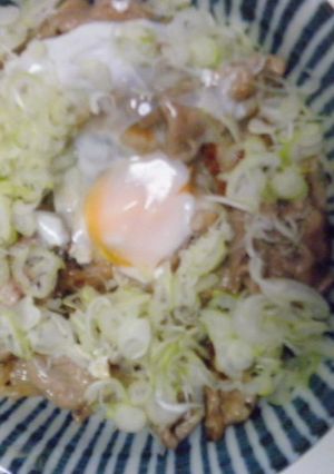 シンプル・豚小間切肉のせ玉子丼！-レシピのメイン写真