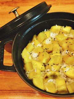 ストウブで簡単さつまいもごはん-レシピのメイン写真