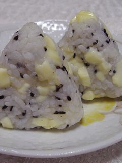 ごま塩とチーズのおにぎり-レシピのメイン写真