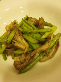 便秘解消!アスパラと舞茸のバター炒め-レシピのメイン写真