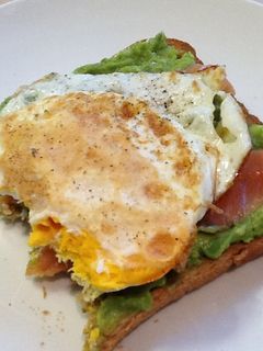 アボガドたっぷり♪オープンサンド-レシピのメイン写真