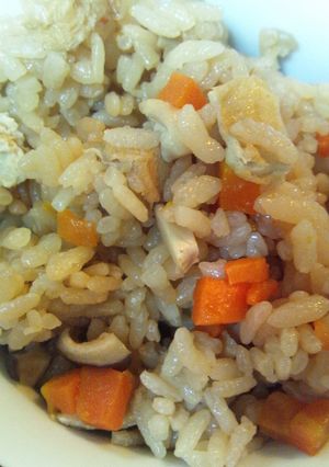 材料かんたんシンプル炊き込みご飯-レシピのメイン写真